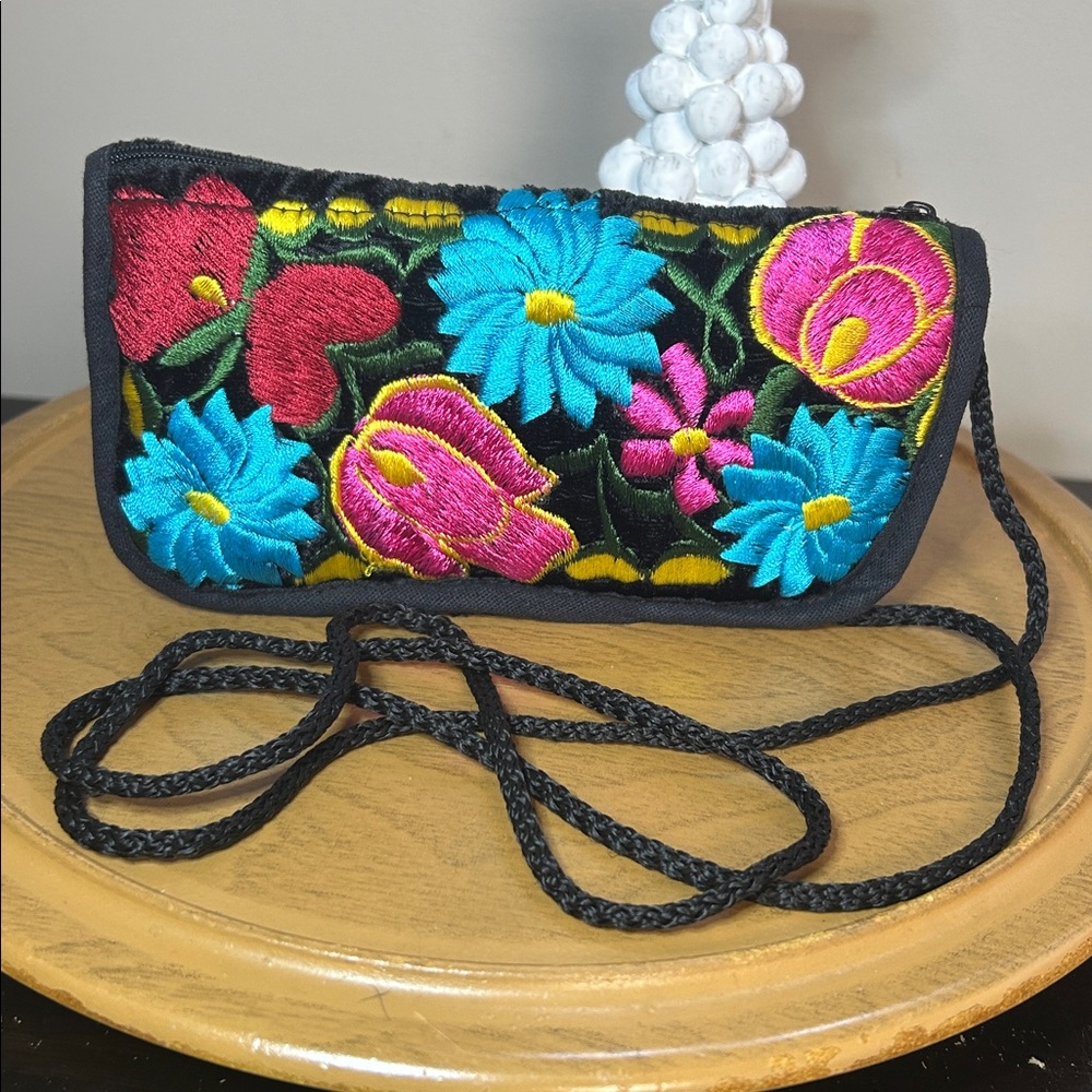 Boho Floral Embroidered Glasses‎ Case Crossbody Pouch Black Velvet Bag